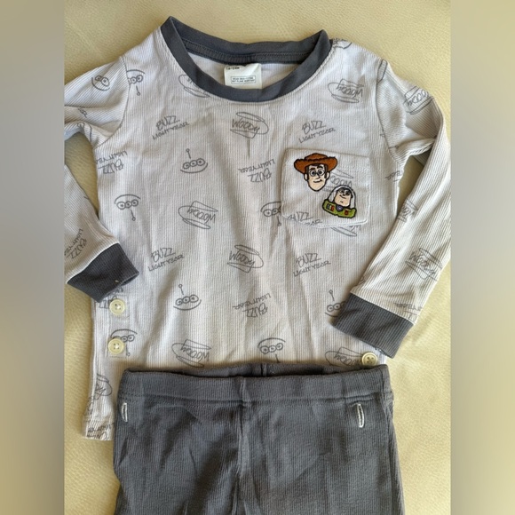 Bundle of boy pajamas gap,Uniqlo and wondershop - Picture 7 of 16